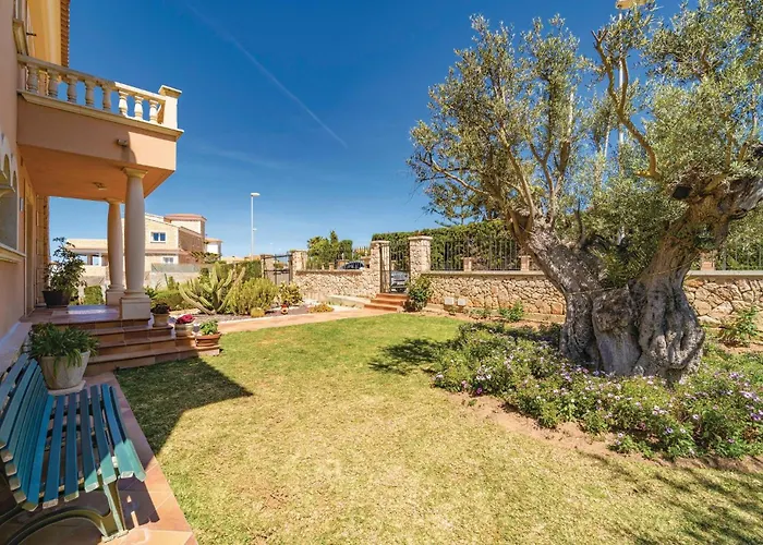 Awesome Home In Sa Torre